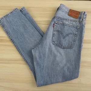 Light washed 501s Levi’s button fly distressed denim jeans rare leather tag
